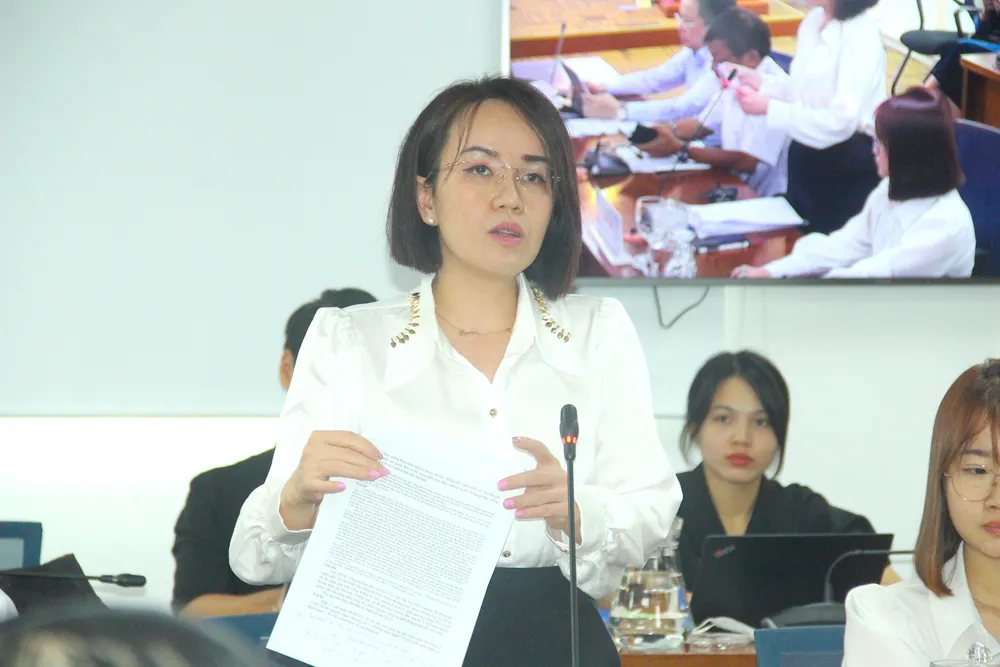 Bà Lê Thiện Quỳnh Như, Phó Chánh Văn phòng Sở Y tế TP.HCM, thông tin tại họp báo. Ảnh: LÊ THOA