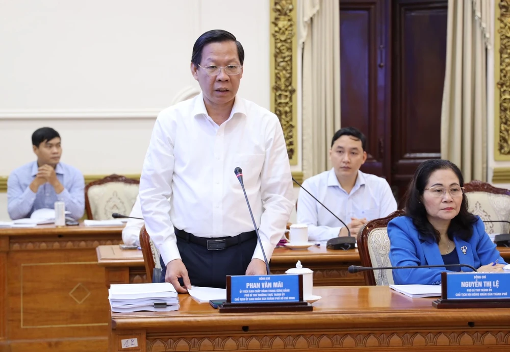 Chủ tịch UBND TP.HCM Phan Văn Mãi phát biểu tại hội nghị. Ảnh: TTBC
