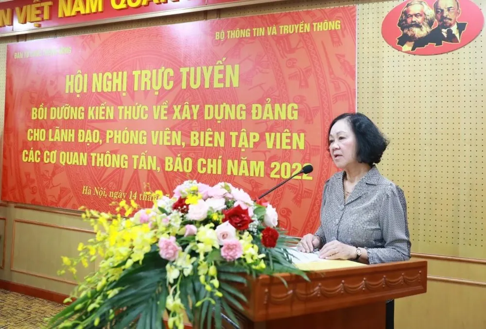 Trưởng ban Tổ chức Trung ương Trương Thị Mai phát biểu chỉ đạo hội nghị. Ảnh: TUẤN ĐINH
