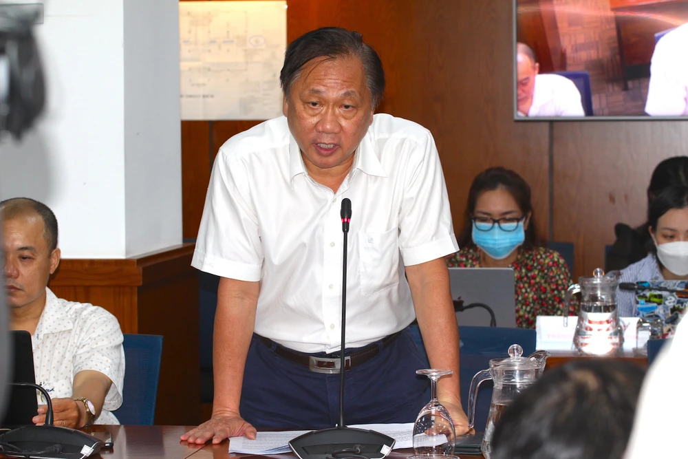 Ông Mai Bá Hùng, Phó Giám đốc Sở Văn hoá và Thể thao TP.HCM, trả lời tại họp báo. Ảnh: NGUYỄN NHÂN