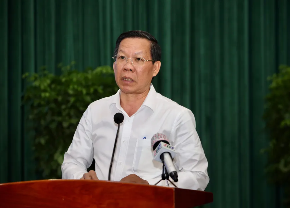 Chủ tịch UBND TP.HCM Phan Văn Mãi phát biểu tại hội nghị. Ảnh: NGUYỆT NHI