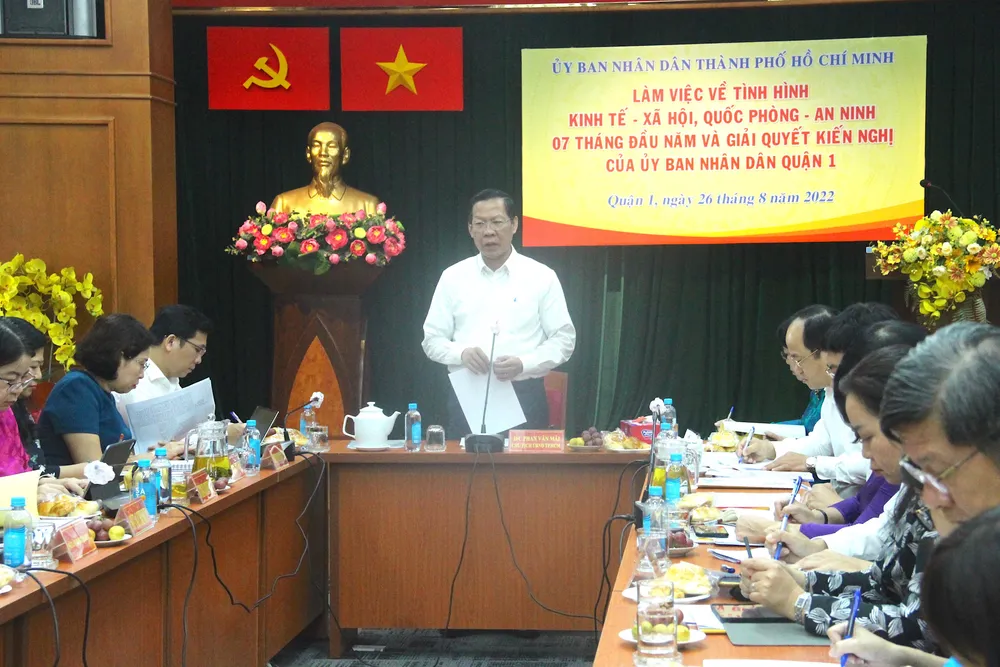 Toàn cảnh buổi làm việc của Chủ tịch UBND TP.HCM Phan Văn Mãi tại quận 1. Ảnh: LÊ THOA