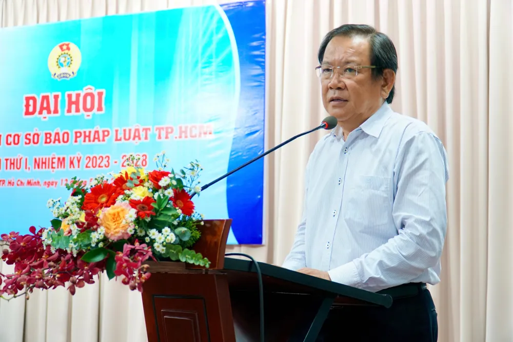 Ông Mai Ngọc Phước, Bí thư Chi bộ, Tổng Biên tập báo Pháp Luật TP.HCM, phát biểu tại Đại hội. Ảnh: BẢO PHƯƠNG