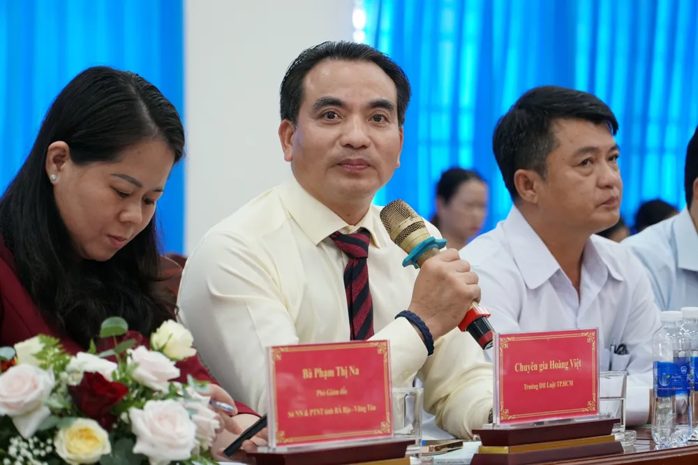 Ông Hoàng Việt, chuyên gia Luật biển quốc tế, ĐH Luật TP.HCM, phát biểu tại toạ đàm. Ảnh: NHẬT DIỄM