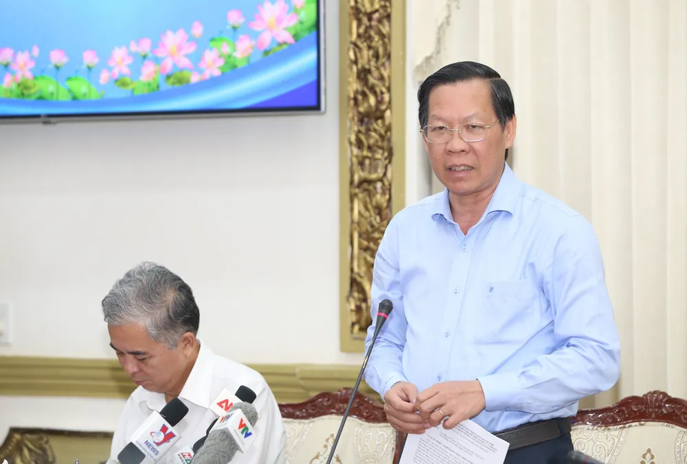 Chủ tịch UBND TP.HCM Phan Văn Mãi phát biểu kết luận phiên họp. Ảnh: HÀ THƯ
