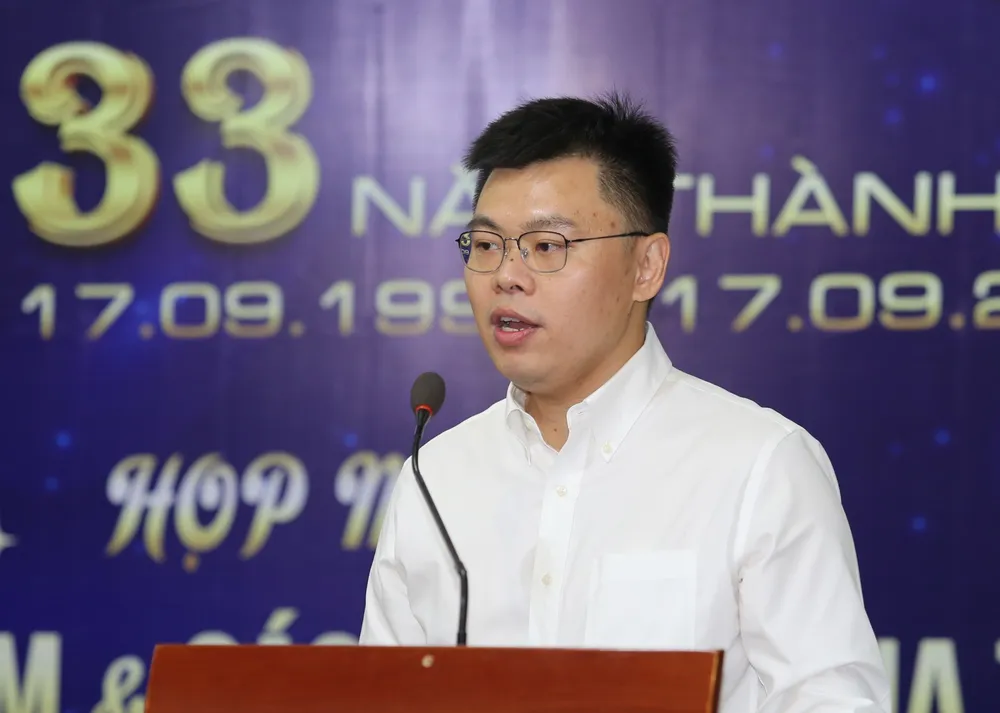 TS Trương Minh Huy Vũ, Phó Viện trưởng Viện Nghiên cứu phát triển TP.HCM, chia sẻ tình cảm với báo. Ảnh: HOÀNG GIANG