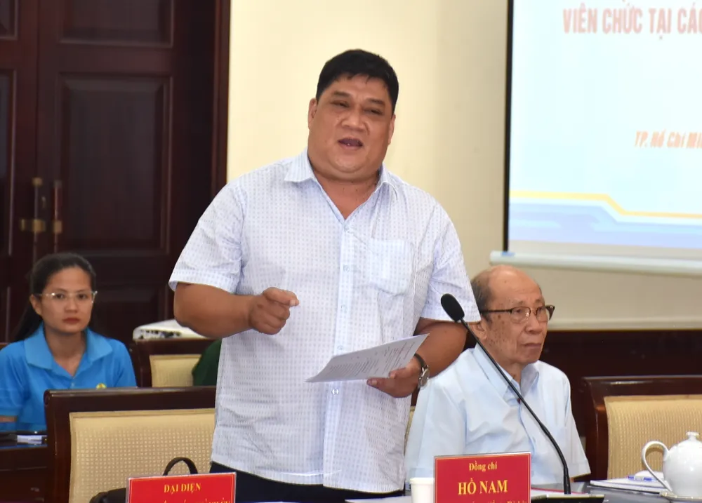Phó Chủ nhiệm Uỷ ban Kiểm tra Thành uỷ TP Hồ Nam chia sẻ tại hội nghị. Ảnh: ANH CƯỜNG thu-hut-nguoi-tai-2.JPG