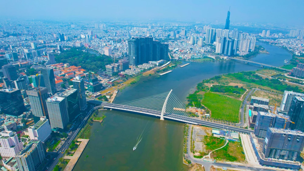 TP.HCM sẽ làm cầu đi bộ qua sông Sài Gòn có hình tượng lá dừa nước. Ảnh minh họa: NGUYỄN TIẾN cau-di-bo-song-sai-gon.jpg