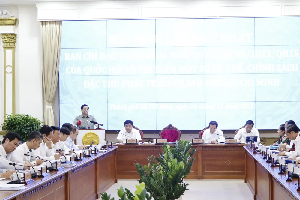 Thủ tướng chỉ đạo làm Metro phải có dự án tổng thể, không làm 'lặt vặt vài trăm triệu đô'. Ảnh: HÀ THƯ Thủ tướng: Làm Metro phải có dự án tổng thể, không làm 'lặt vặt vài trăm triệu đô'-thu-tuong-metro-tong-the
