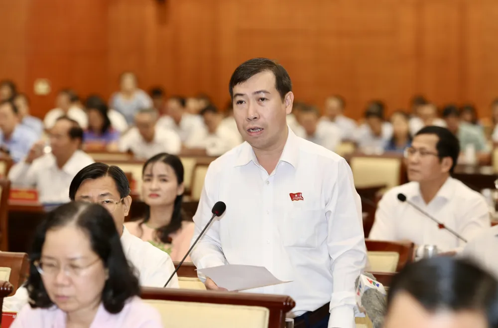 Chủ tịch TP.HCM: Chủ trương KĐT Thủ Thiêm đúng nhưng triển khai kéo dài-thu-thiem-chat-van