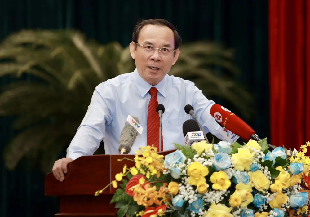 Bí thư Thành ủy TP.HCM Nguyễn Văn Nên phát biểu chỉ đạo hội nghị. Ảnh: NGUYỆT NHI Bí thư Nguyễn Văn Nên: TP.HCM giống như 'cá hồi', sống là phải lội ngược dòng-tphcm-loi-nguoc-dong