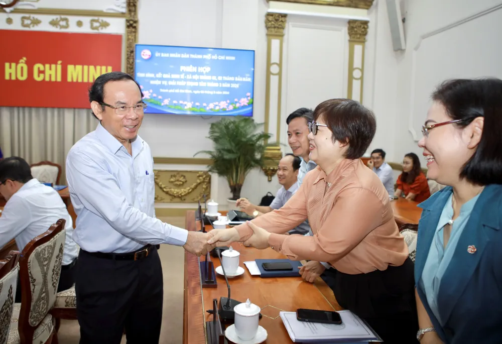 Bí thư Nguyễn Văn Nên: 'Vỗ tay nghe kêu to nhưng có người vỗ, người không'-bi-thu-nguyen-van-nen