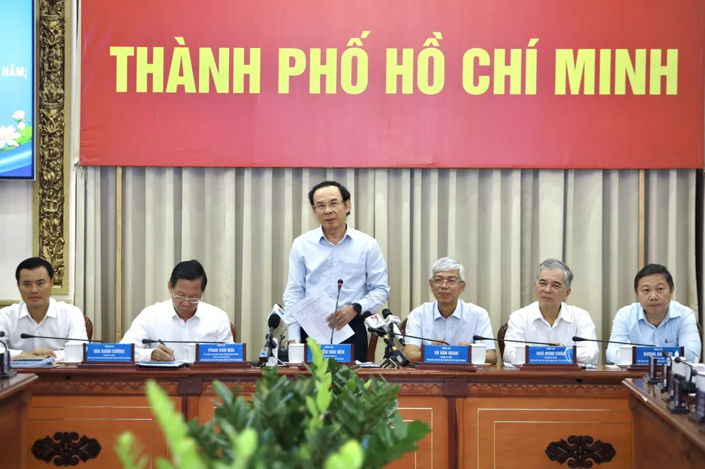 Bí thư Nguyễn Văn Nên: 'Vỗ tay nghe kêu to nhưng có người vỗ, người không'-bi-thu-nguyen-van-nen