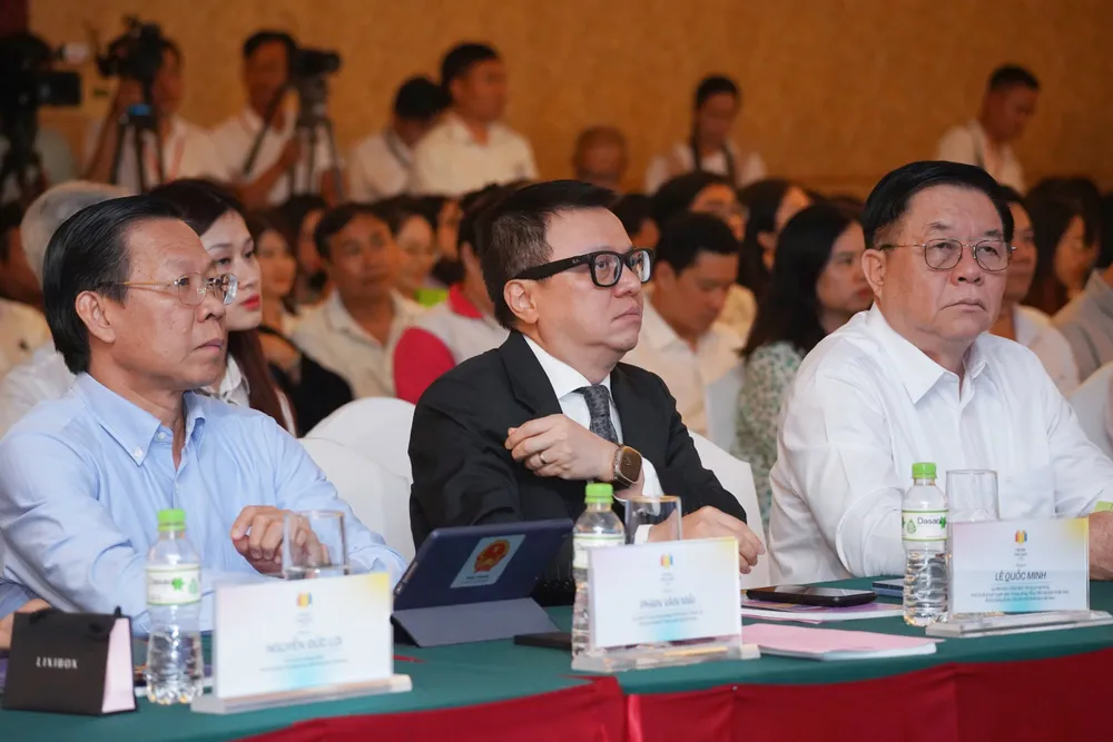 Chủ tịch Phan Văn Mãi mong báo chí khơi gợi để TP.HCM tiếp tục năng động, 'xé rào'-chu-tich-phan-van-mai