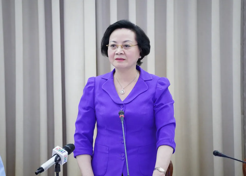 Bộ trưởng Bộ Nội vụ Phạm Thị Thanh Trà thống nhất với phương án sắp xếp ĐVHC của TP.HCM. Ảnh: THUẬN VĂN sap-xep-80-phuong-tp.hcm-5.jpg