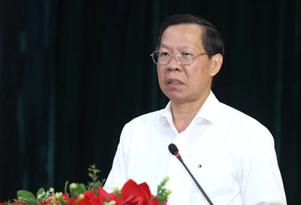 Chủ tịch UBND TP.HCM Phan Văn Mãi nói về sự việc hai bé gái mất tích ở phố đi bộ Nguyễn Huệ. Ảnh: HÀ THƯ Chủ tịch Phan Văn Mãi nói về vụ 2 bé gái mất tích ở phố đi bộ Nguyễn Huệ-be-gai-mat-tich-quan