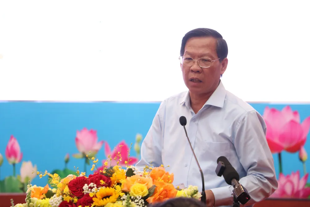 Chủ tịch UBND TP.HCM Phan Văn Mãi phát biểu tại hội nghị. Ảnh: VÕ TÙNG cang-can-gio-3.jpg