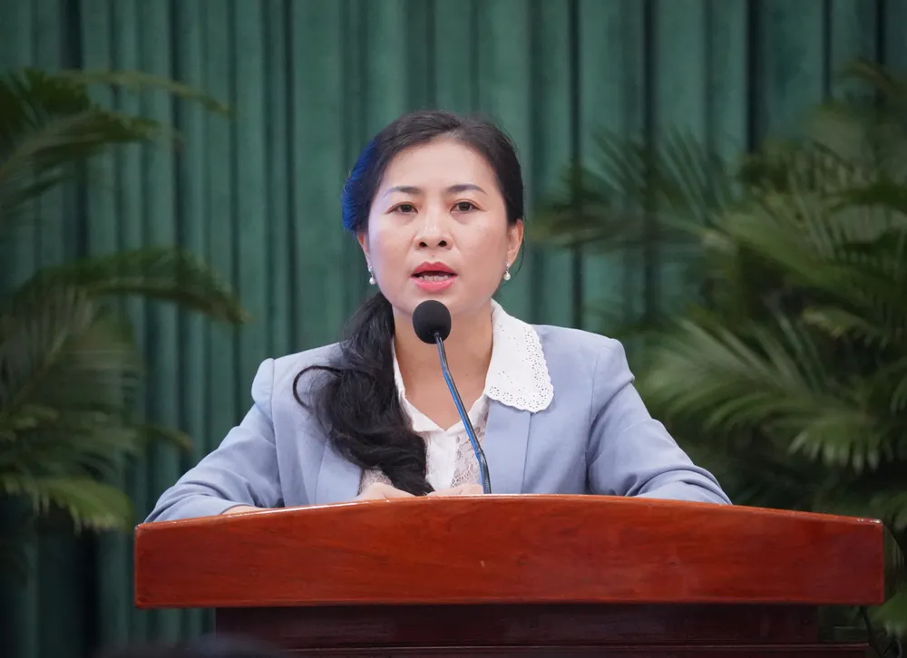 Phó Giám đốc Sở Nội vụ Phan Kiều Thanh Hương báo cáo về các nguyên nhân làm giảm điểm CCHC TP.HCM. Ảnh: THUẬN VĂN chi-so-par-index-4.jpg