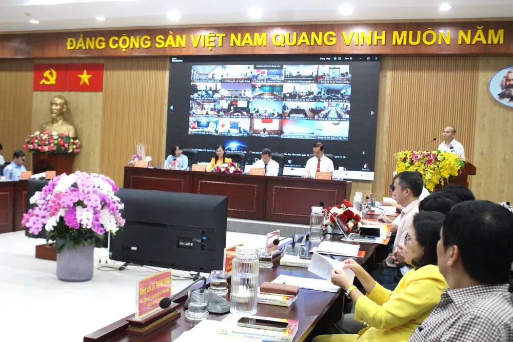 Toàn cảnh hội thảo về dân chủ cơ sở tại Học viện Cán bộ TP.HCM. Ảnh: L.THOA tiep-cong-dan-2.JPG