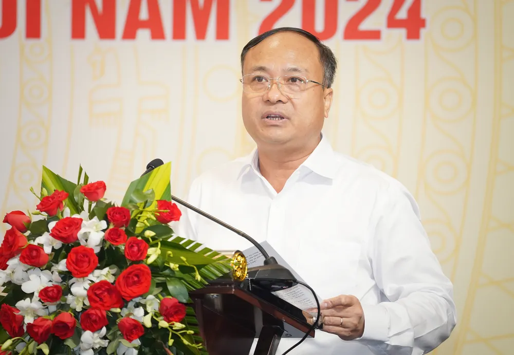 Ông Nguyễn Viết Hưng, Giám đốc Sở Nội vụ tỉnh Nghệ An, nói về việc sắp xếp ĐVHC của địa phương. Ảnh: THUẬN VĂN cai-cach-tien-luong-6.jpg