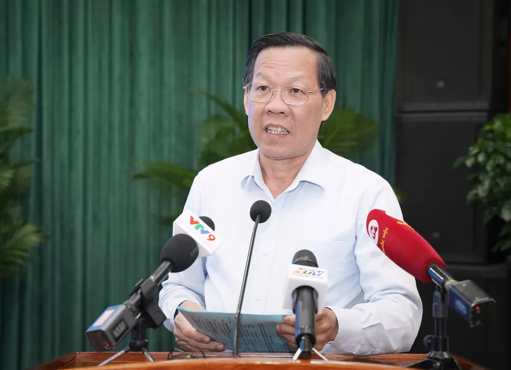 Chủ tịch UBND TP.HCM Phan Văn Mãi đề nghị mở rộng thi tuyển chức danh lãnh đạo sở, ngành, quận, huyện, doanh nghiệp nhà nước, đơn vị sự nghiệp. Ảnh: THUẬN VĂN TP.HCM sắp thi tuyển lãnh đạo sở, huyện, doanh nghiệp nhà nước, đơn vị sự nghiệp-thi-tuyen-lanh-dao-1.jpg