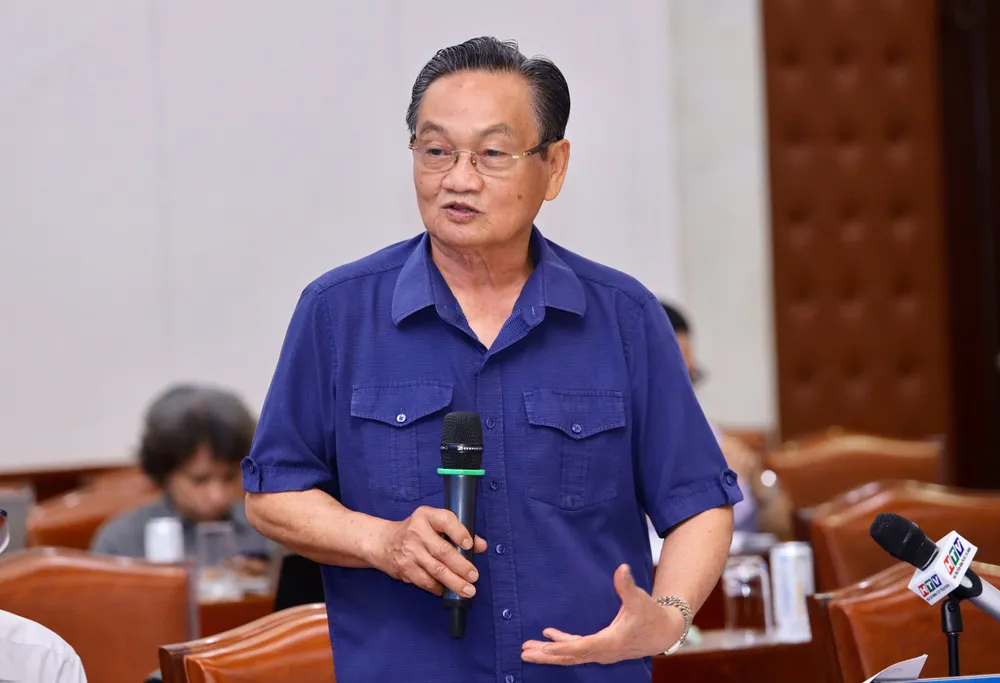 TS Trần Du Lịch nhìn nhận nhà trên kênh rạch là một vấn đề quan trọng TP.HCM phải làm trong năm năm tới. Ảnh: NGUYỆT NHI 5 năm tới, TP.HCM sẽ 'bận rộn' với metro, nhà trên kênh rạch-nha-tren-kenh-rach-2.jpg