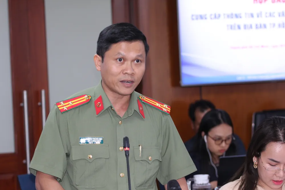 Thượng tá Nguyễn Thăng Long, Phó trưởng Phòng Tham mưu, Công an TP.HCM. Ảnh: THÀNH NHÂN Công an TP.HCM nói về kết quả xử lý xe tự chế, chở hàng cồng kềnh
