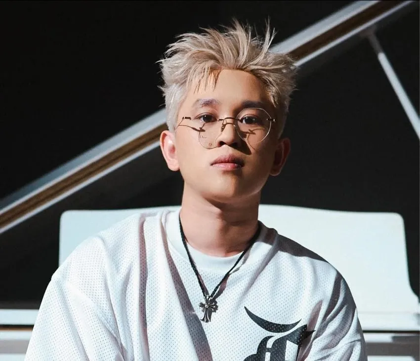 Rapper B Ray trình bày sự việc phát ngôn xảy ra từ khoảng thời gian năm 2015, 2016 khi đang ở nước ngoài, do thời điểm đó chưa hiểu một cách đầy đủ nên có phát ngôn lệch lạc. Ảnh: FBNV Rapper B Ray thừa nhận phát ngôn lệch lạc do 'chưa hiểu đầy đủ'-rapper-b-ray.jpeg