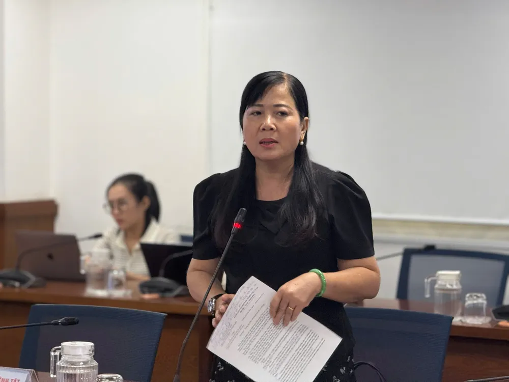 Bà Nguyễn Thị Thu Hiền, Phó Trưởng phòng GD&ĐT TP Thủ Đức. Ảnh: H.QUANG TP Thủ Đức yêu cầu ngừng thu phí của phụ huynh sai quy định-tp-thu-duc.jpg