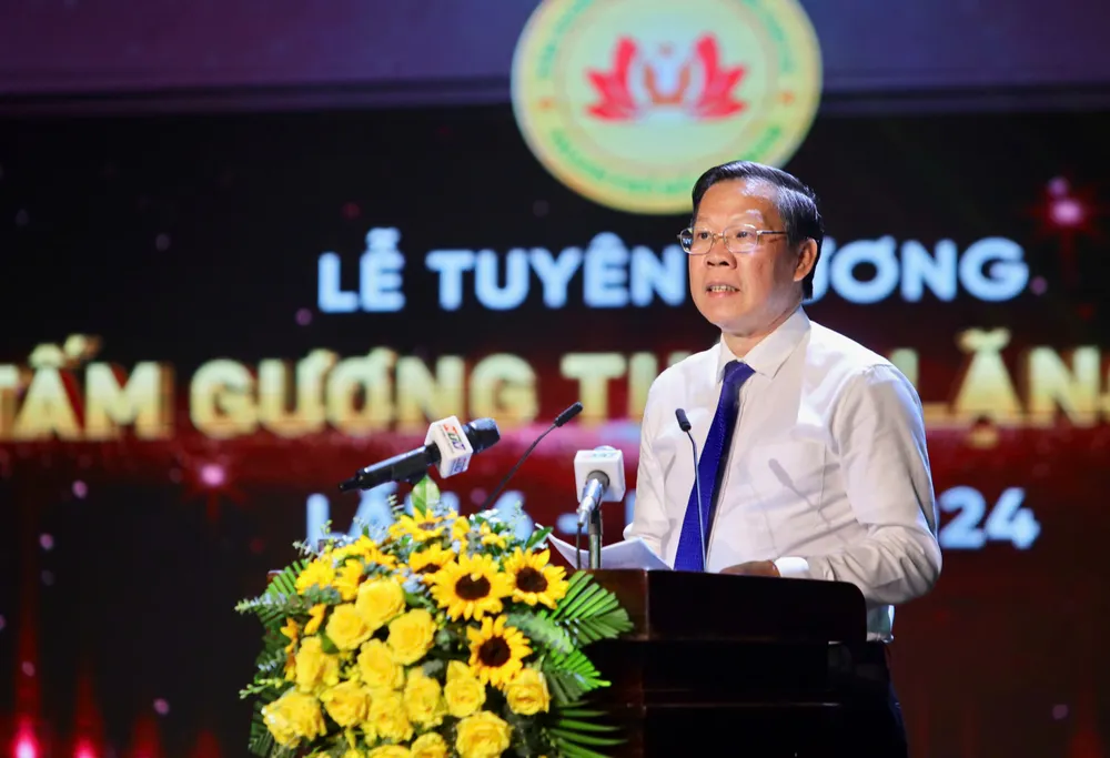 Chủ tịch TP.HCM: Hãy cùng nhau xây nên tòa nhà cao, xóa đi khu ổ chuột...