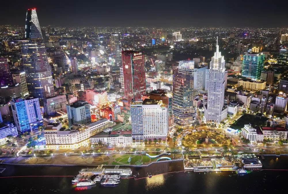 Tôn vinh 60 cá nhân tiêu biểu trong sự nghiệp xây dựng, bảo vệ và phát triển TP.HCM. Ảnh: THUẬN VĂN ca-nhan-tieu-bieu-2.jpg