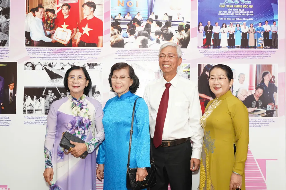 60-ca-nhan-tieu-bieu-12.jpg