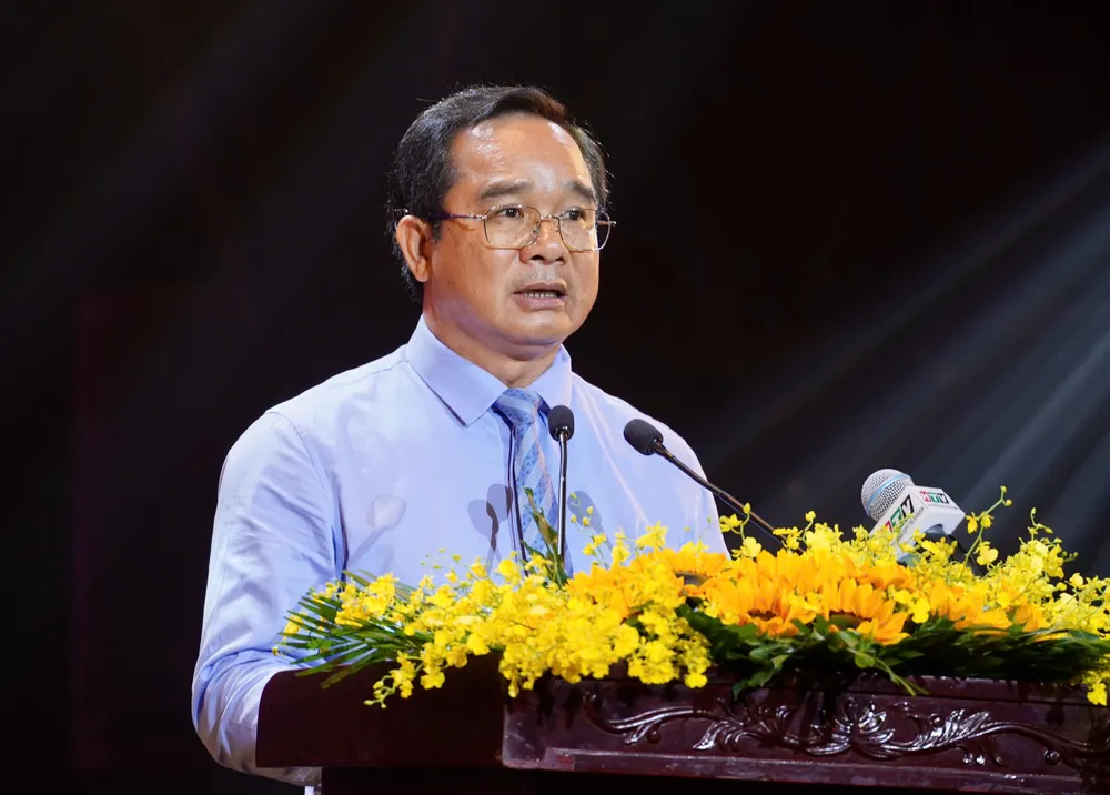Chủ tịch UBND TP.HCM Nguyễn Văn Được phát biểu tại lễ tôn vinh. Ảnh: THUẬN VĂN chu-tich-nguyen-van-duoc-1.jpg