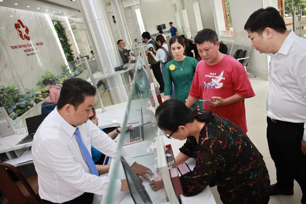 TP.HCM yêu cầu tạm dừng công tác nước ngoài đến hết tháng 7-2025-cong-tac-nuoc-ngoai.jpg