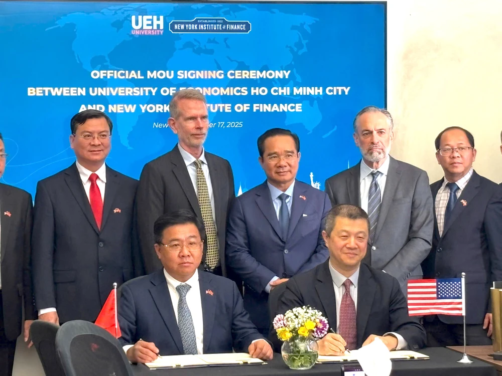 UEH hợp tác Viện Tài chính New York đào tạo nhân lực cho Trung tâm tài chính quốc tế TP.HCM-trung-tam-tai-chinh-quoc-te-18.10.jpg
