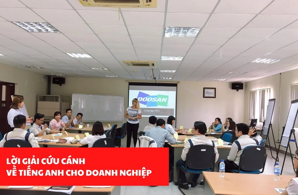 Học viên giao tiếp với giáo viên bản ngữ EIV Học viên giao tiếp với giáo viên bản ngữ EIV