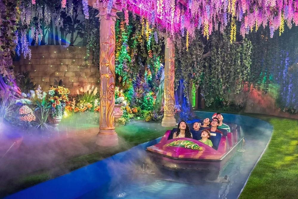 Thuyền nước bóng tối Tata World River Adventure