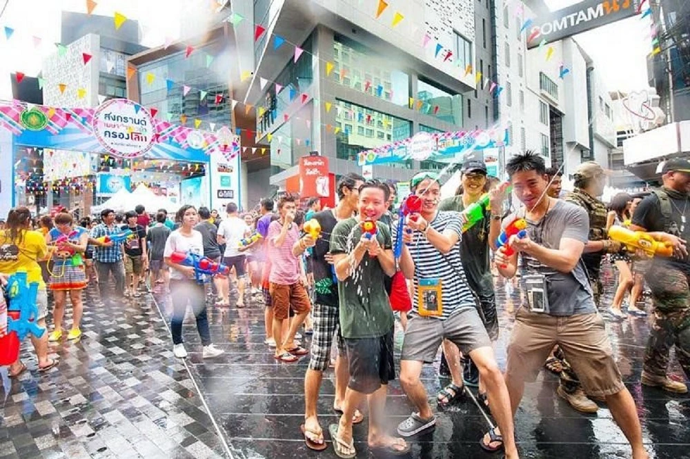 Lễ hội té nước Songkran: Đi đâu, làm gì ở Thái Lan? | Báo Pháp Luật TP. Hồ Chí Minh