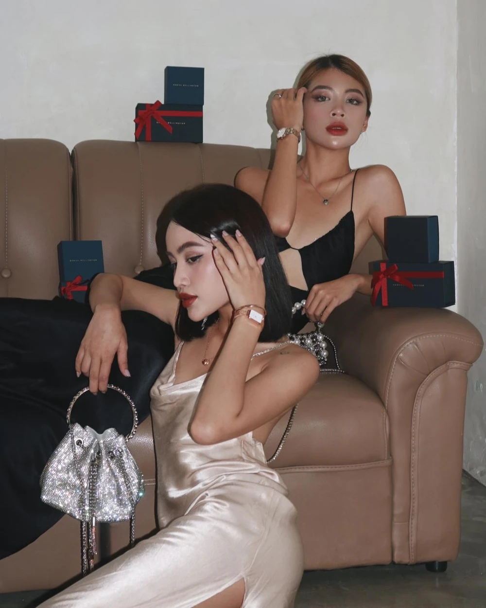 Đồng hồ Daniel Wellington nữ giá bao nhiêu? Theo đó, chỉ từ 3 triệu đồng, bạn đã có thể dễ dàng sở hữu