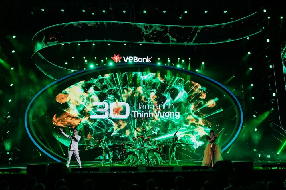 Tiết mục Hào quang rực rỡ - Tập thể CPC UW Khối Vận hành.