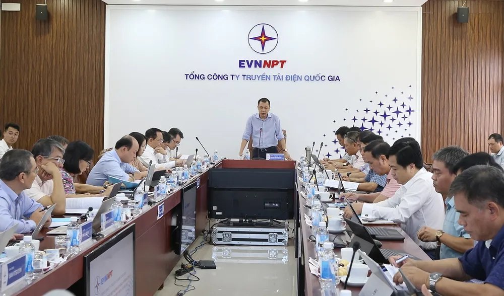 Chủ tịch HĐTV EVN Đặng Hoàng An phát biểu chỉ đạo tại buổi làm việc