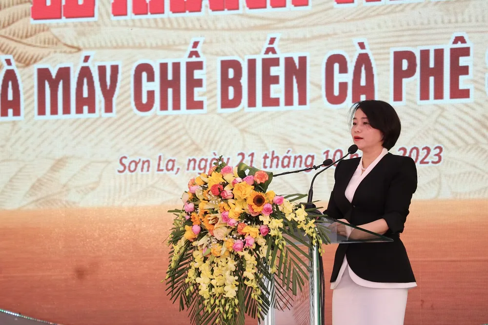 Đại diện WinCommerce cho biết chuỗi bán lẻ cam kết đồng hành cùng tỉnh Sơn La phát triển sản phẩm cà phê Sơn La vào hệ thống WinCommerce3.JPG