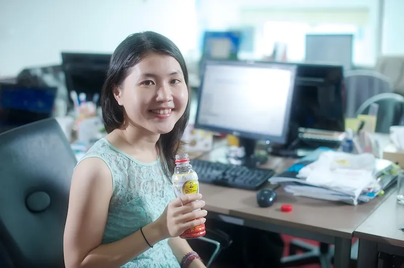 Thanh lọc cơ thể để lấy lại nét tươi mát, tràn đầy lượng mỗi ngày cũng là cách người trẻ lan tỏa tâm trạng tích cực đến những người xung quanh. Tra-thanh-nhiet- Dr-Thanh1.jpg