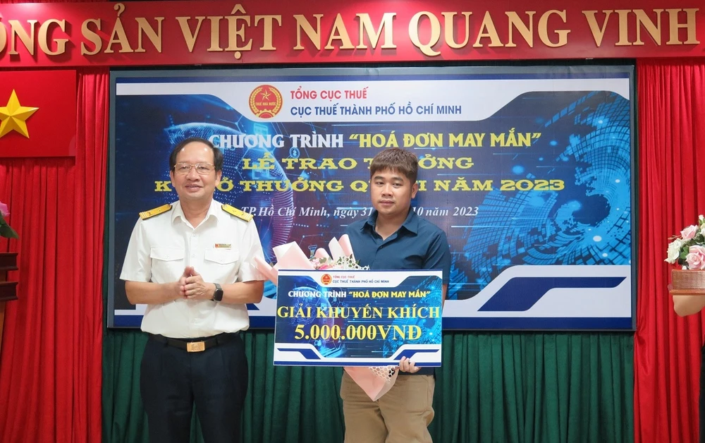 Hóa đơn từ máy tính tiền kết nối cơ quan thuế: Người tiêu dùng hưởng lợi