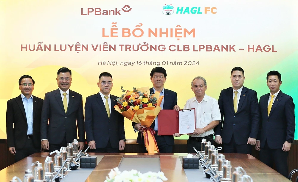 Ông Vũ Tiến Thành trở thành tân HLV trưởng CLB Bóng đá LPBank HAGL