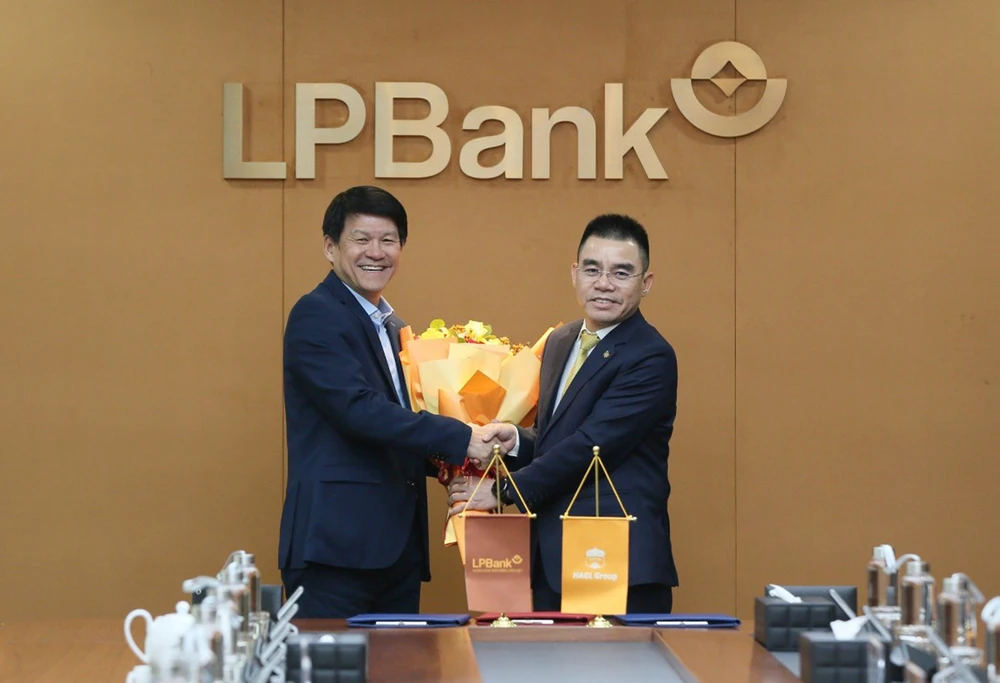 Ông Vũ Tiến Thành trở thành tân HLV trưởng CLB Bóng đá LPBank HAGL