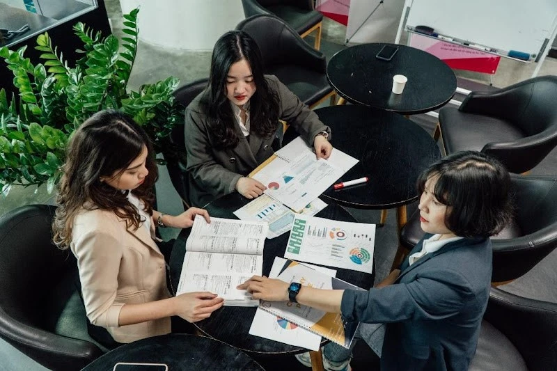 Công ty luật Siglaw tư vấn pháp lý thường xuyên tại Việt Nam