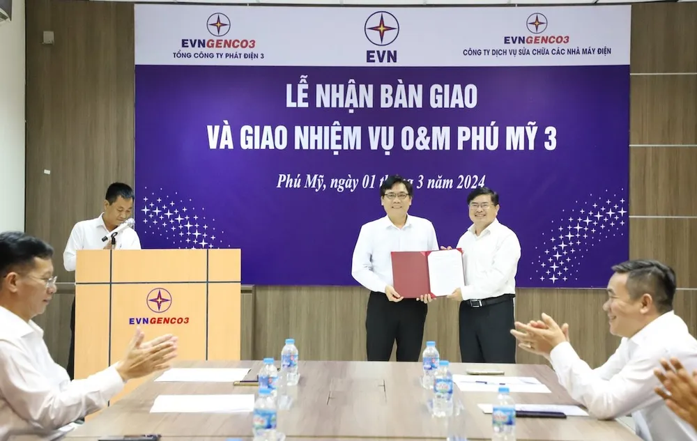 Ông Võ Minh Thắng, Phó Tổng Giám đốc EVNGENCO3 phát biểu chia sẻ với Công ty EPS về nhiệm vụ mới của đơn vị Tiếp nhận quản lý vận hành, sửa chữa Nhà máy điện Phú Mỹ 3