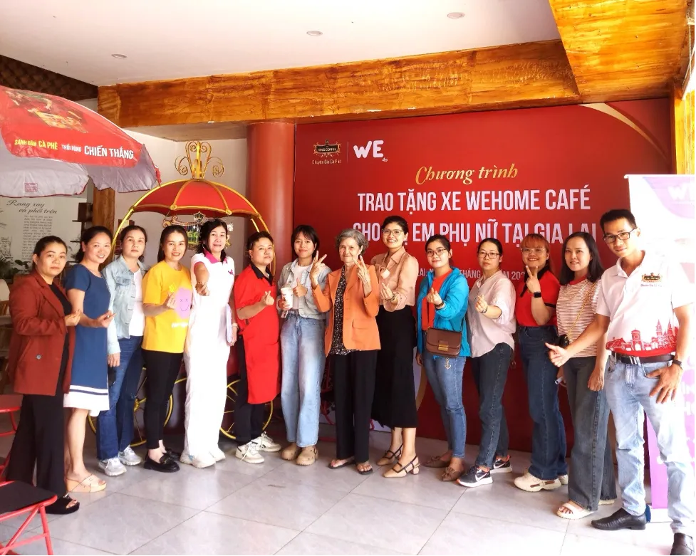 King Coffee tiếp tục trao tặng mô hình kinh doanh WeHome Café nhân ngày 8-3