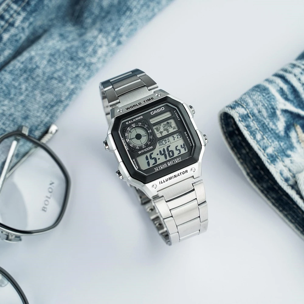 Casio AE 1200WHD-1AVDF với chức năng World Time ở góc phải mặt số Đồng hồ World Time là gì, cách sử dụng chuẩn và tư vấn mua
